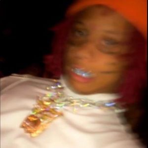 Meet your Posher, Yari